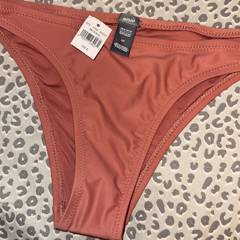 Brand new, neutral pinkish color, cheeky aerie bikini bottoms size small
